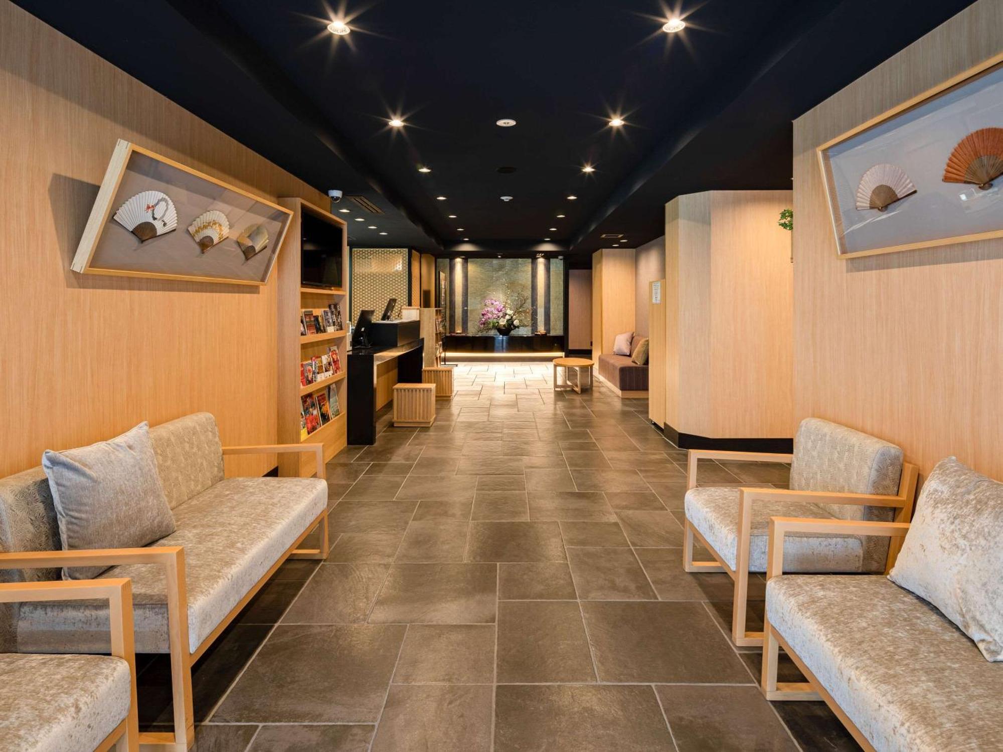 Comfort Shijokarasuma 酒店 3*